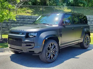 2026 Land Rover Defender 110 Octa Black