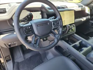 2026 Land Rover Defender 110 Octa Black
