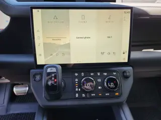 2026 Land Rover Defender 110 Octa Black