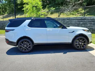 2026 Land Rover Discovery