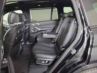 2027 BMW X7