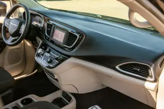2022 Chrysler Voyager