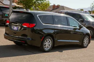 2022 Chrysler Voyager