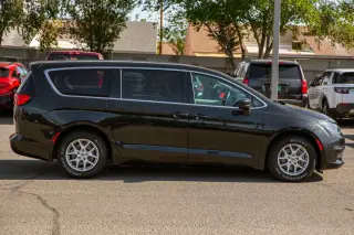 2022 Chrysler Voyager