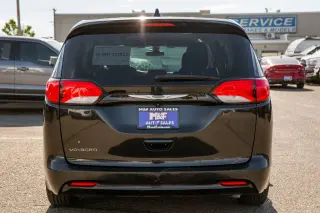 2022 Chrysler Voyager