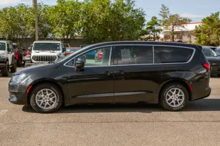 2022 Chrysler Voyager