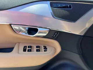 2018 Volvo XC90 T6 Momentum