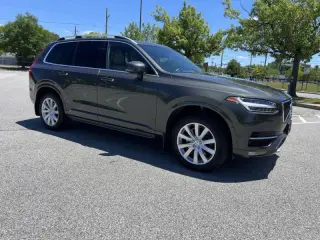 2018 Volvo XC90 T6 Momentum