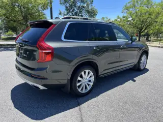 2018 Volvo XC90 T6 Momentum