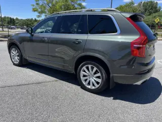 2018 Volvo XC90 T6 Momentum