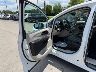 2020 Chrysler Voyager
