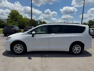 2020 Chrysler Voyager