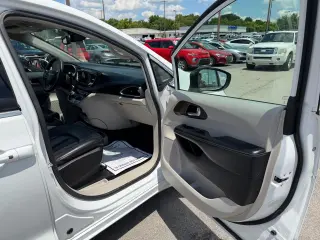 2020 Chrysler Voyager