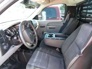 2011 CHEVROLET SILVERADO 3500 HD REGULAR CAB & CHASSIS