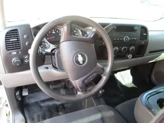 2011 CHEVROLET SILVERADO 3500 HD REGULAR CAB & CHASSIS