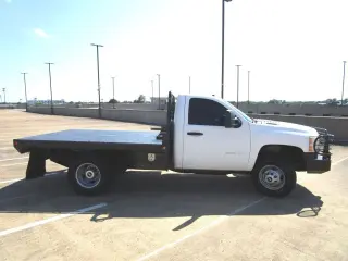 2011 CHEVROLET SILVERADO 3500 HD REGULAR CAB & CHASSIS