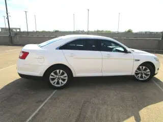 2011 FORD TAURUS