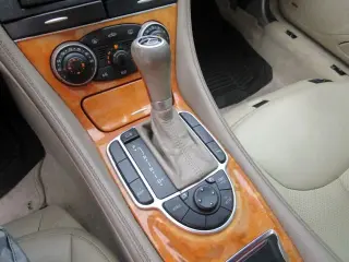 2006 MERCEDES-BENZ SL-CLASS