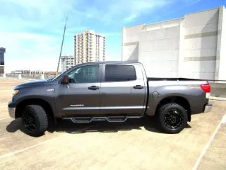 2013 TOYOTA TUNDRA CREWMAX