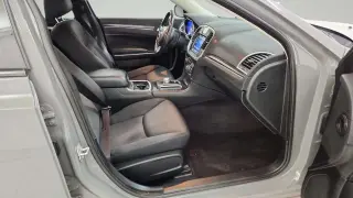 2018 Chrysler 300 Touring