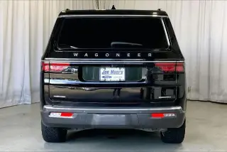 Jeep Wagoneer 2022 4x4 Series III Carbide 4dr SUV