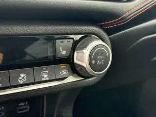 Nissan Versa 2023 SR 4dr Sedan