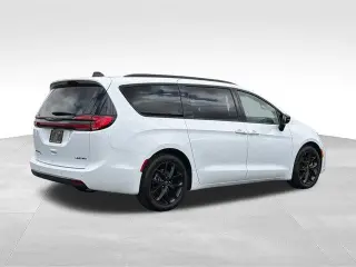 Chrysler Pacifica 2026 Limited 4dr Mini-Van