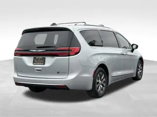 Chrysler Pacifica Plug-In Hybrid 2023 Pinnacle 4dr Mini-Van