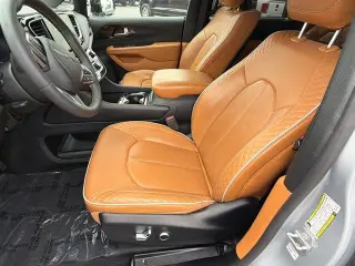 Chrysler Pacifica Plug-In Hybrid 2023 Pinnacle 4dr Mini-Van