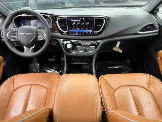 Chrysler Pacifica Plug-In Hybrid 2023 Pinnacle 4dr Mini-Van