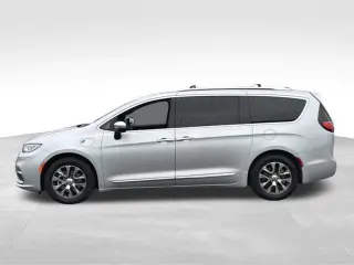 Chrysler Pacifica Plug-In Hybrid 2023 Pinnacle 4dr Mini-Van