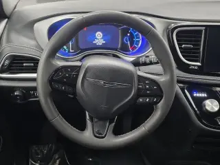 Chrysler Pacifica Plug-In Hybrid 2024 Road Tripper 4dr Mini-Van