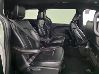 Chrysler Pacifica Plug-In Hybrid 2024 Road Tripper 4dr Mini-Van
