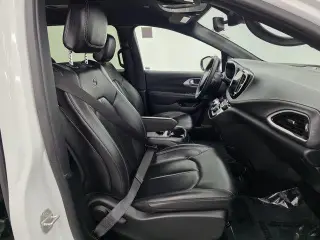 Chrysler Pacifica Plug-In Hybrid 2024 Road Tripper 4dr Mini-Van