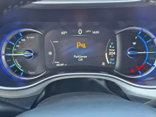 Chrysler Pacifica Plug-In Hybrid 2024 Road Tripper 4dr Mini-Van
