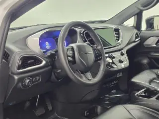 Chrysler Pacifica Plug-In Hybrid 2024 Road Tripper 4dr Mini-Van