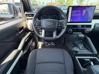 Toyota Tacoma 2024 4x4 SR5 4dr Double Cab 5.0 ft SB