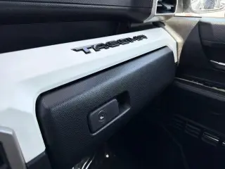 Toyota Tacoma 2024 4x4 SR5 4dr Double Cab 5.0 ft SB