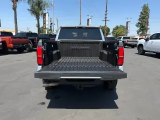 Toyota Tacoma 2024 4x4 SR5 4dr Double Cab 5.0 ft SB