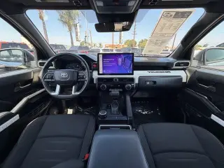 Toyota Tacoma 2024 4x4 SR5 4dr Double Cab 5.0 ft SB