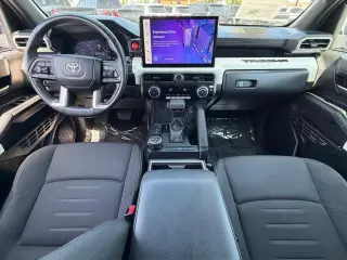 Toyota Tacoma 2024 4x4 SR5 4dr Double Cab 5.0 ft SB