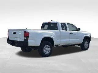 Toyota Tacoma 2022 4x2 SR5 4dr Access Cab 6.1 ft LB