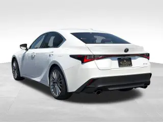 Lexus IS 300 2023 4dr Sedan
