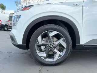 Hyundai VENUE 2025 SEL 4dr Crossover