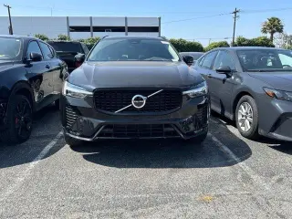 Volvo XC60 2025 AWD B5 Core Dark Theme 4dr SUV