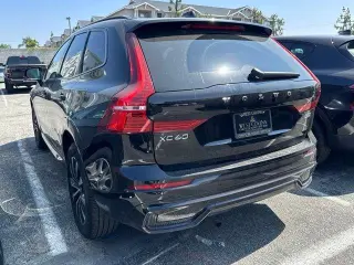 Volvo XC60 2025 AWD B5 Core Dark Theme 4dr SUV