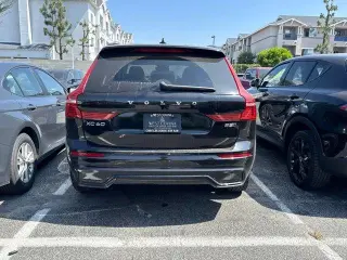 Volvo XC60 2025 AWD B5 Core Dark Theme 4dr SUV