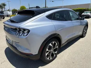 Ford Mustang Mach-E 2022 Premium 4dr SUV