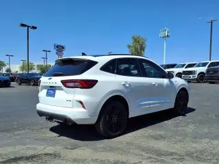 Ford Escape 2023 AWD ST-Line Elite 4dr SUV