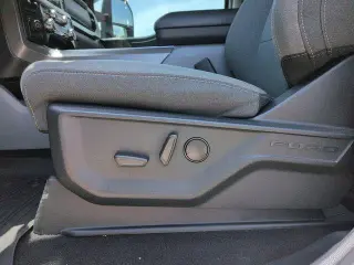 Ford F-150 2023 4x4 Platinum 4dr SuperCrew 5.5 ft. SB